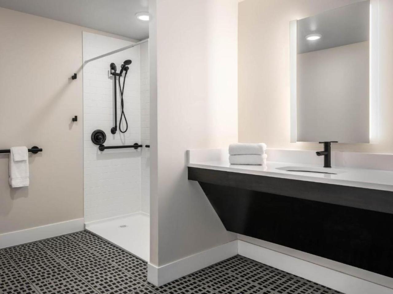 Holiday Inn Express St. Louis Central West End By Ihg Eksteriør bilde